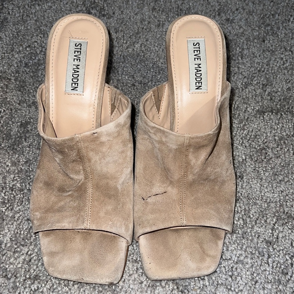 NWOT, STEVE MADDEN - MINIMALIST CHUNKY HEELS